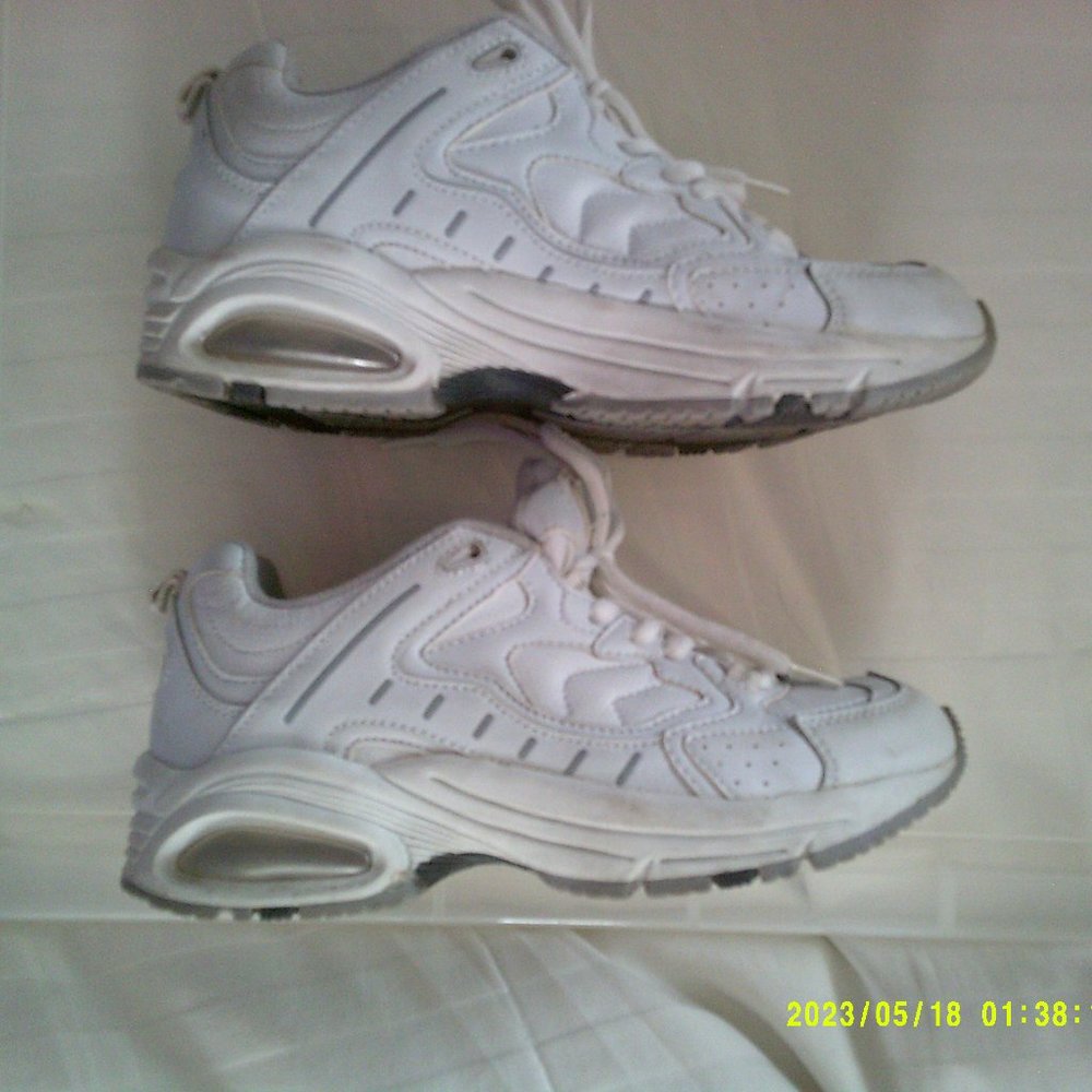 MTA PRO Womens Leather Trainer Shoe Size 5-1/2